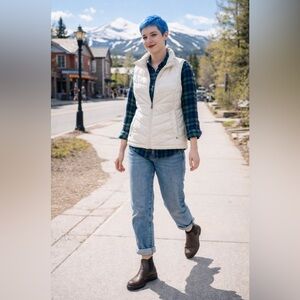 Eddie Bauer Cream White Quilted Outdoor Puffer Vest Women’s M, Winter Outerwear